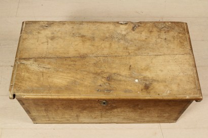 Piccola cassapanca baule vista dall alto