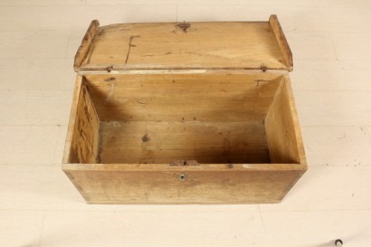 Piccola cassapanca baule vista dall alto