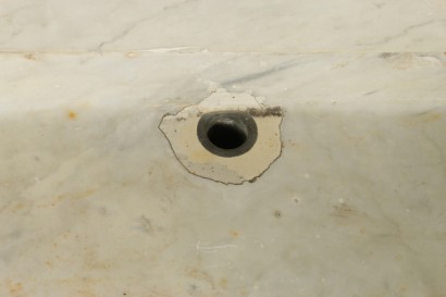 Indoor wall fountain