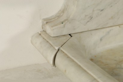 Particular wall fountain