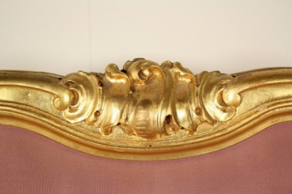 Letto matrimoniale dorato particolare testata