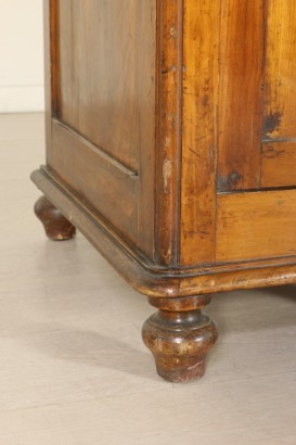 Scrittoio da centro piedini