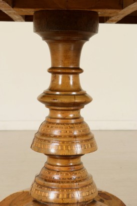 Particolare gamba Tavolino Rolo