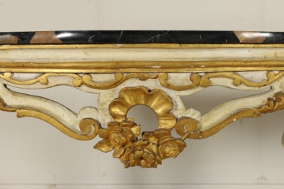 Particular carving Marche console