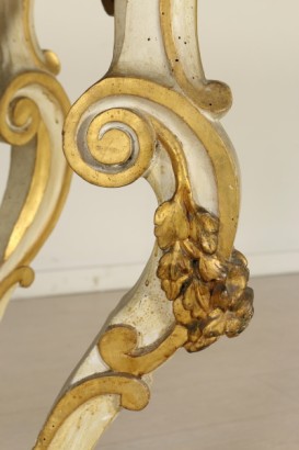 Particular leg console marchigiana