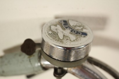 Detalle campana bicicleta 50 años
