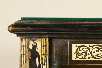Mesa escritorio con intarsia, embutido