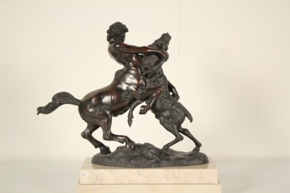 antiquités, antiquité, bronze, bronze antique, sculpture en bronze, la lutte entre centaure et le cerf de bronze, le bronze par F. Avolio, {# * $ 0 $ *}, #antiques, # antiquité, #bronzi, #bronzoantico, #sculturainbronzo, #fabriqué en Italie
