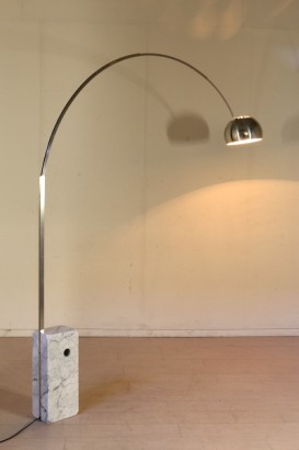 Lampe Arco allumé