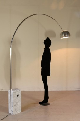 Lampe Arco allumé
