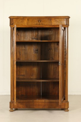 Inneren Schrank Nussbaum Schritt 800