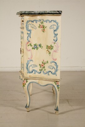 Credenza dipinta - vista fianco sinistro