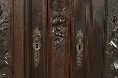 Buffet-Renaissance-detail dévers Secrétaire