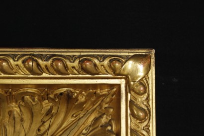 Neo-classical frame-detail