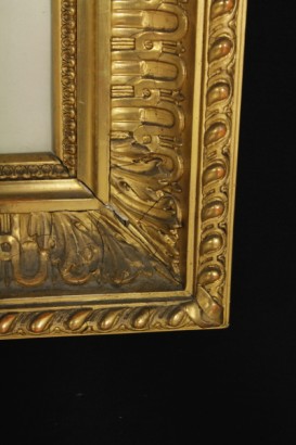 Neo-classical frame-detail