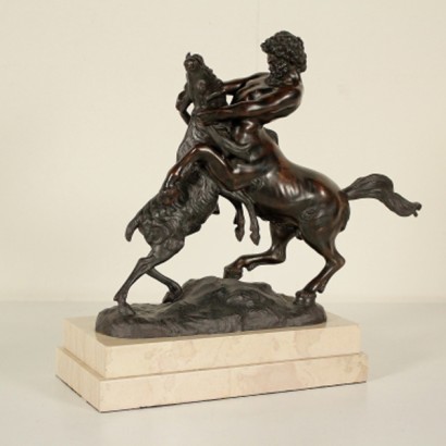antiquités, antiquité, bronze, bronze antique, sculpture en bronze, la lutte entre centaure et le cerf de bronze, le bronze par F. Avolio, {# * $ 0 $ *}, #antiques, # antiquité, #bronzi, #bronzoantico, #sculturainbronzo, #fabriqué en Italie