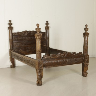 Letto intagliato Spagna
