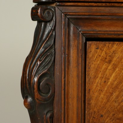 commode, commode en noyer, commode en plume de noyer, plume de noyer, commode 800, commode fin 800, {* $ 0 $ *}, anticonline
