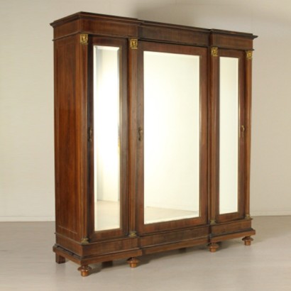 Armadio a tre ante con specchio