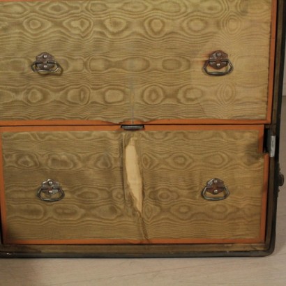 modern antiques, design, vintage, 900, 900 trunk, design trunk, modern antiques trunk, vintage trunk, travel trunk, made in Italy, # {* $ 0 $ *}, #modernariato, #design, #vintage, # bauledel900 , # 900, #bauledidesign, #bauledimodernariato, #baulevintage, #bauledaviaggio, #madeinitaly