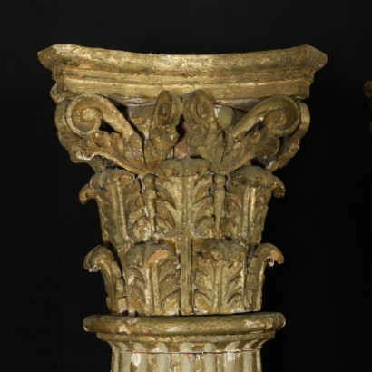 Par de columnas tallado-detalle