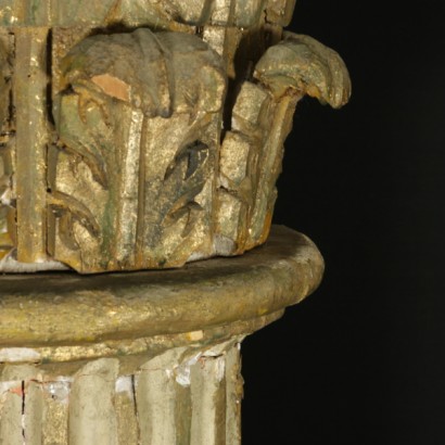 Par de columnas tallado-detalle