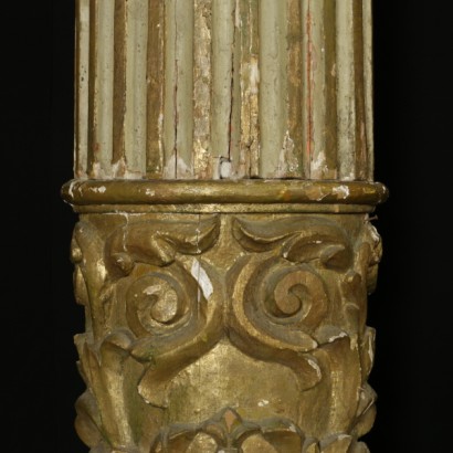 Par de columnas tallado-detalle