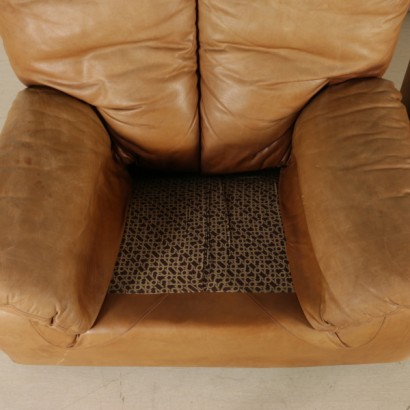 poltrone, poltrone di design, poltrone vintage, poltrone vintage italiano, poltrone design italiano, design italiano, modernariato italiano, poltrone anni 70, poltrone anni 80, anni 70, anni 80, poltrone in pelle, rivestimento in pelle, coppia di poltrone, poltrone ammanati e vitelli, ammanati e vitelli, brunatti, brunatti bonheur, poltrone brunatti, di mano in mano, anticonline