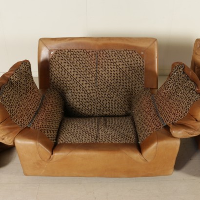 poltrone, poltrone di design, poltrone vintage, poltrone vintage italiano, poltrone design italiano, design italiano, modernariato italiano, poltrone anni 70, poltrone anni 80, anni 70, anni 80, poltrone in pelle, rivestimento in pelle, coppia di poltrone, poltrone ammanati e vitelli, ammanati e vitelli, brunatti, brunatti bonheur, poltrone brunatti, di mano in mano, anticonline