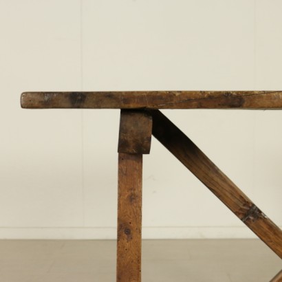 tavolino, tavolino fratino, tavolino in noce, tavolino fratino in noce, tavolino gambe a cavalletto, gambe a cavalletto, di mano in mano, anticonline, tavolino antico, tavolino antiquariato
