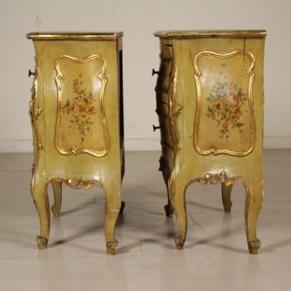 comodini, comodini antichi, coppia di comodini, comodini laccati, comodini in legno laccato, comodini 900, comodini inizi 900, comodini primi 900, comodini decorati, di mano in mano, anticonline, comodini in stile barocchetto, comodini barocchetti