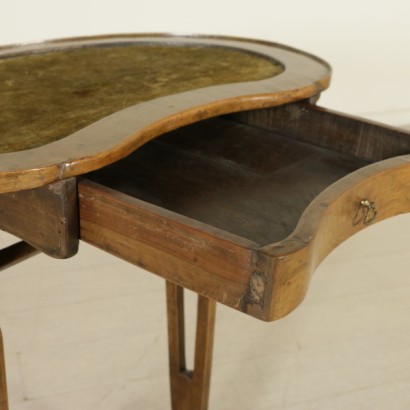 tavolino, tavolino liberty, tavolino 900, tavolino stile liberty, tavolino primi 900, tavolino inizio 900, tavolino inizi 900, tavolino antico, tavolino antiquariato, di mano in mano