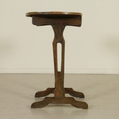 tavolino, tavolino liberty, tavolino 900, tavolino stile liberty, tavolino primi 900, tavolino inizio 900, tavolino inizi 900, tavolino antico, tavolino antiquariato, di mano in mano