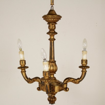 Lampadario in legno dorato