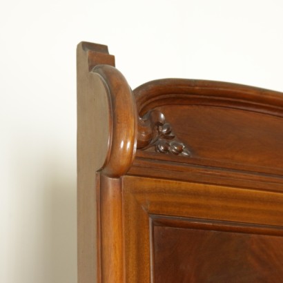 di mano in mano, credenza liberty, credenza 900, credenza in mogano, credenza primi 900, credenza inizio 900, credenza tre corpi, credenza con vetri artistici, vetri artistici, credenza antica, credenza antiquariato