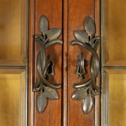 di mano in mano, credenza liberty, credenza 900, credenza in mogano, credenza primi 900, credenza inizio 900, credenza tre corpi, credenza con vetri artistici, vetri artistici, credenza antica, credenza antiquariato
