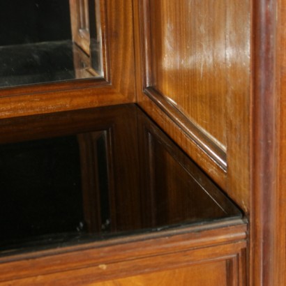 di mano in mano, credenza liberty, credenza 900, credenza in mogano, credenza primi 900, credenza inizio 900, credenza tre corpi, credenza con vetri artistici, vetri artistici, credenza antica, credenza antiquariato