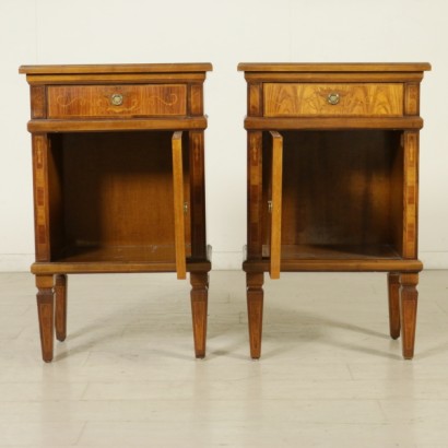 {* $ 0 $ *}, Nachttische im neoklassizistischen Stil, neoklassische Nachttische, antike Nachttische, antike Nachttische, antike Nachttische, Nachttische in Bois de Violette, 900 Nachttische, Nachttische aus der Mitte des Jahrhunderts, Nachttische aus Nussbaum, antike Möbel, antike Möbel, Möbel Antiquitäten