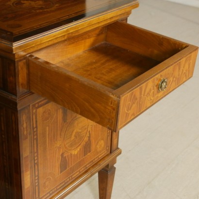 {* $ 0 $ *}, Nachttische im neoklassizistischen Stil, neoklassische Nachttische, antike Nachttische, antike Nachttische, antike Nachttische, Nachttische in Bois de Violette, 900 Nachttische, Nachttische aus der Mitte des Jahrhunderts, Nachttische aus Nussbaum, antike Möbel, antike Möbel, Möbel Antiquitäten