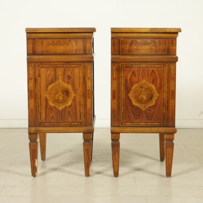 {* $ 0 $ *}, Nachttische im neoklassizistischen Stil, neoklassische Nachttische, antike Nachttische, antike Nachttische, antike Nachttische, Nachttische in Bois de Violette, 900 Nachttische, Nachttische aus der Mitte des Jahrhunderts, Nachttische aus Nussbaum, antike Möbel, antike Möbel, Möbel Antiquitäten