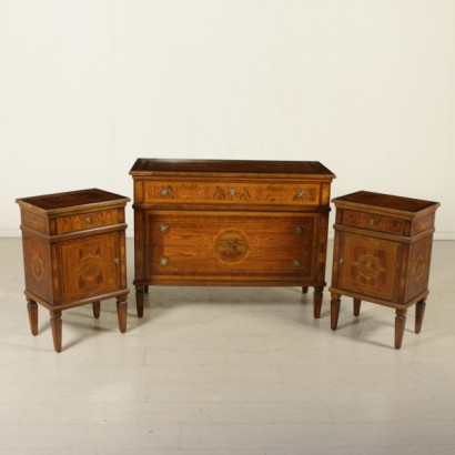 {* $ 0 $ *}, Nachttische im neoklassizistischen Stil, neoklassische Nachttische, antike Nachttische, antike Nachttische, antike Nachttische, Nachttische in Bois de Violette, 900 Nachttische, Nachttische aus der Mitte des Jahrhunderts, Nachttische aus Nussbaum, antike Möbel, antike Möbel, Möbel Antiquitäten