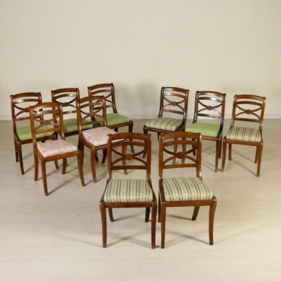 Gruppe von zehn stühlen wiederherstellung