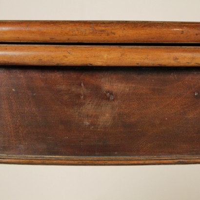 Tisch in buch - besonders