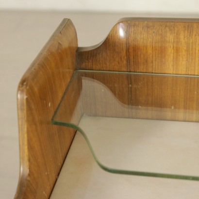di mano in mano, comodini anni 50-60, comodini anni 50, comodini anni 60, anni 50, anni 60, comodini vintage, comodini di modernariato, coppia di comodini, comodini in mogano, comodini con vetro, arredo vintage, arredamento vintage, arredo di modernariato, arredamento di modernariato