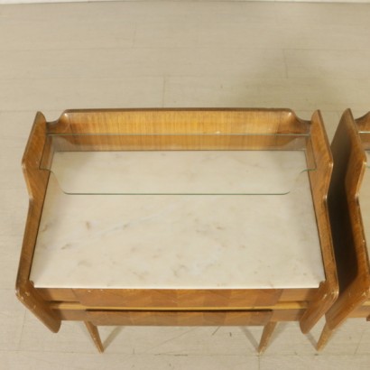 di mano in mano, comodini anni 50-60, comodini anni 50, comodini anni 60, anni 50, anni 60, comodini vintage, comodini di modernariato, coppia di comodini, comodini in mogano, comodini con vetro, arredo vintage, arredamento vintage, arredo di modernariato, arredamento di modernariato