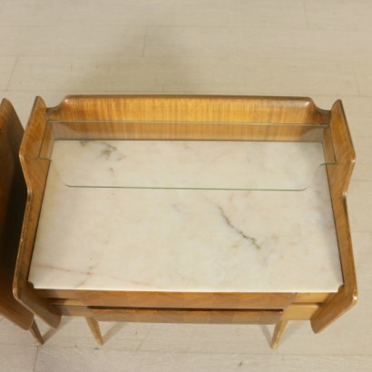 di mano in mano, comodini anni 50-60, comodini anni 50, comodini anni 60, anni 50, anni 60, comodini vintage, comodini di modernariato, coppia di comodini, comodini in mogano, comodini con vetro, arredo vintage, arredamento vintage, arredo di modernariato, arredamento di modernariato