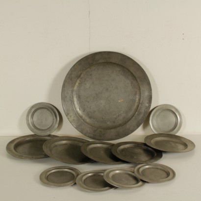 {* $ 0 $ *}, pewter plates, antique pewter plates, antique plates, antique plates, group of plates, group of pewter plates, antique pewter, antique plates, twelve plates, 800 plates, 900 plates