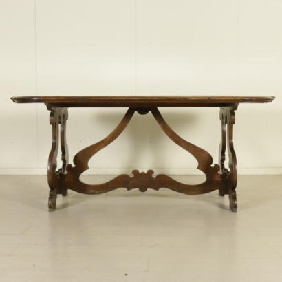 di mano in mano, tavolo antico, tavolo di antiquariato, tavolo in noce, tavolo 900, tavolo prima metà 900, tavolo assemblato con legni antichi, piano sagomato