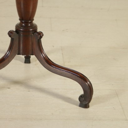 Servomuto in mogano e noce - particolare