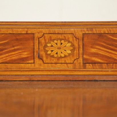 di mano in mano, scrivania a fagiolo, scrivania da centro, scrivania antica, scrivania di antiquariato, scrivania antiquariato, scrivania in mogano, scrivania in palissandro, scrivania inglese, scrivania 900, scrivania metà 900, scrivania inghilterra